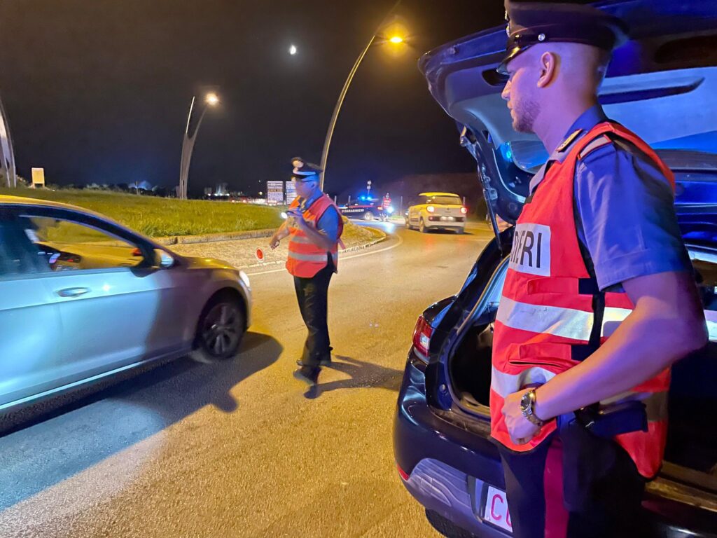 Castiglione in Teverina, tenta di sottrarsi a un controllo e aggredisce i Carabinieri: arrestato