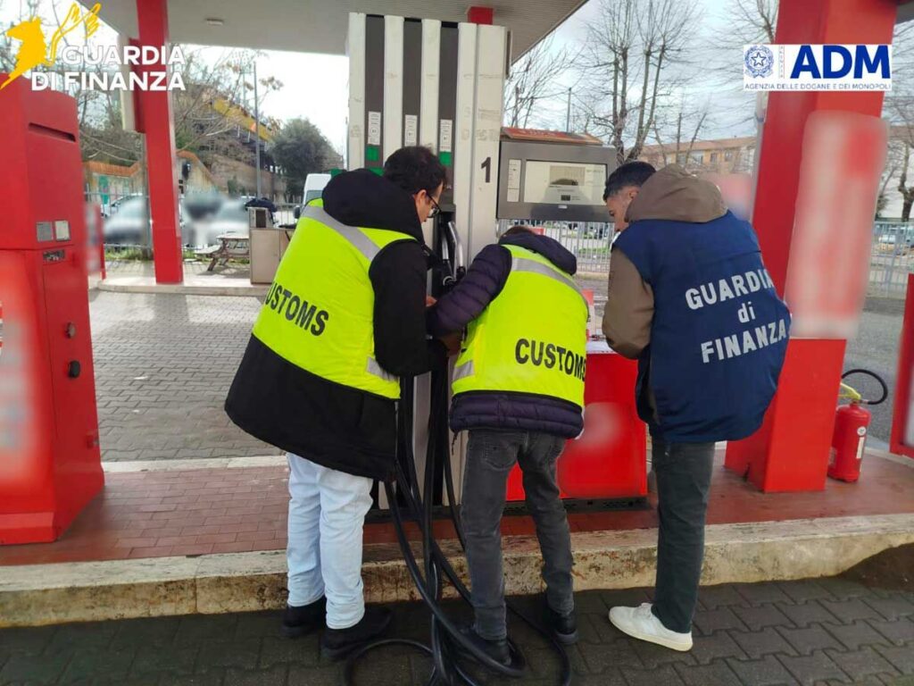 Chiusi 12 distributori di benzina nella Tuscia, l’ultimo a Viterbo