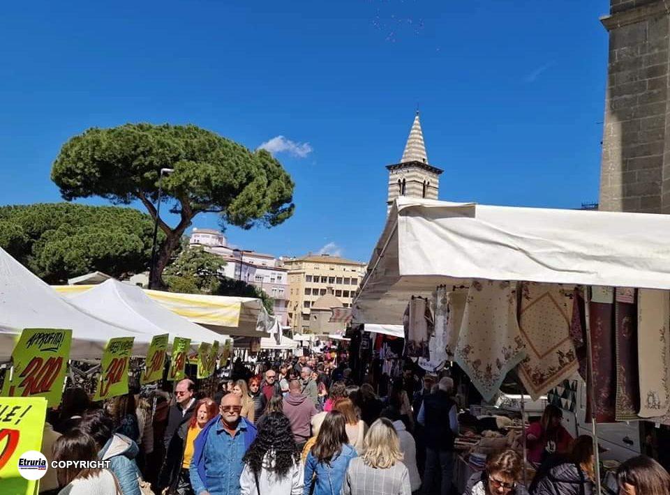 Dalle prime ore del mattino fino a sera, torna fra le vie del centro storico la tradizionale fiera dell’Annunziata