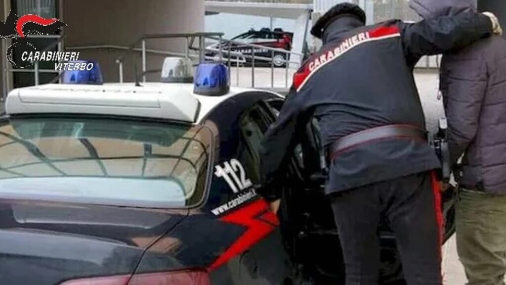Tenta una rapina in un negozio, scoperto e denunciato dai carabinieri