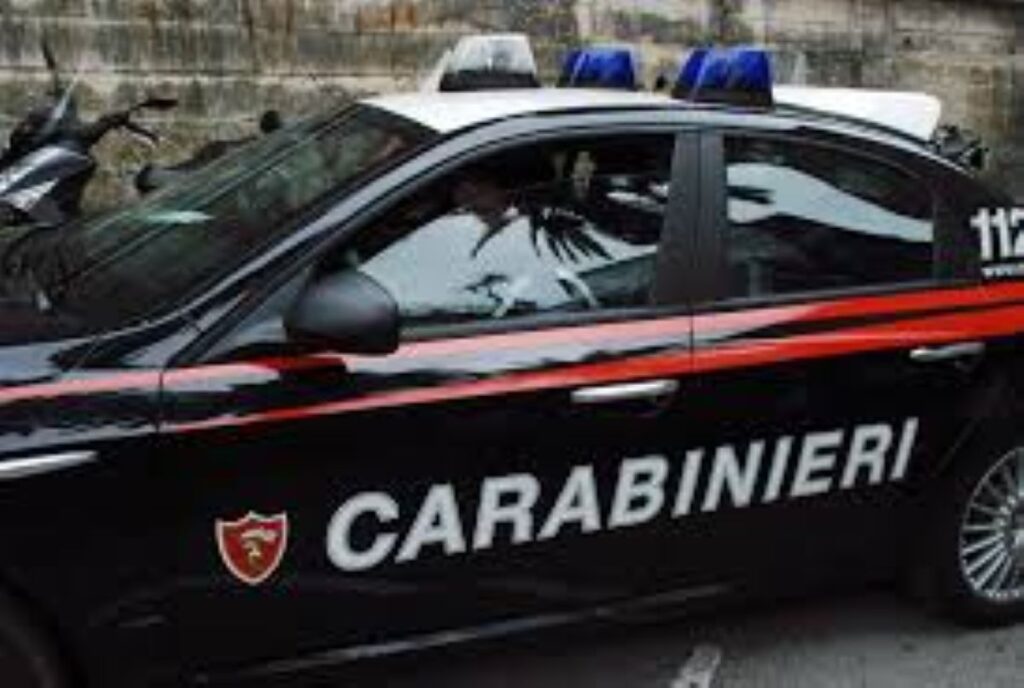 Incidente fra tre auto sulla Castrense: cinque feriti
