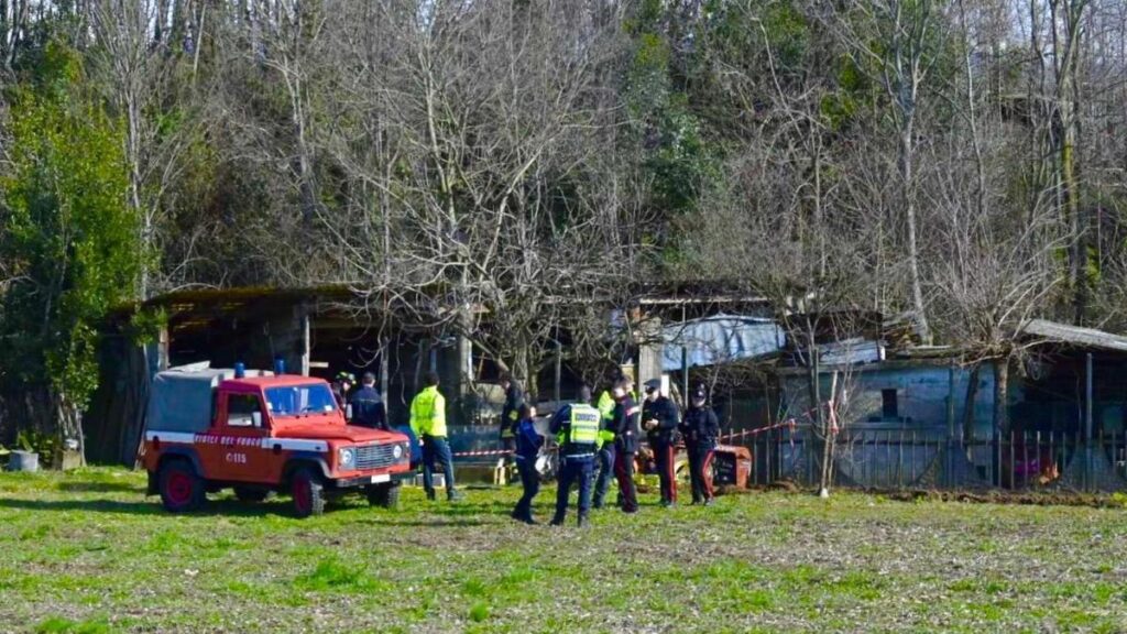 Uomo sotto al trattore, intervento di vigili del fuoco e sanitari, trasportato al Santa Rosa