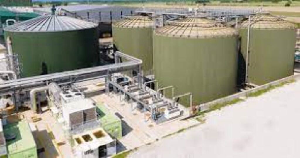 Viterbo; il Biodigestore, preoccupano i venti camion al giorno sulla via Francigena: “Cammino e pellegrini a rischio”