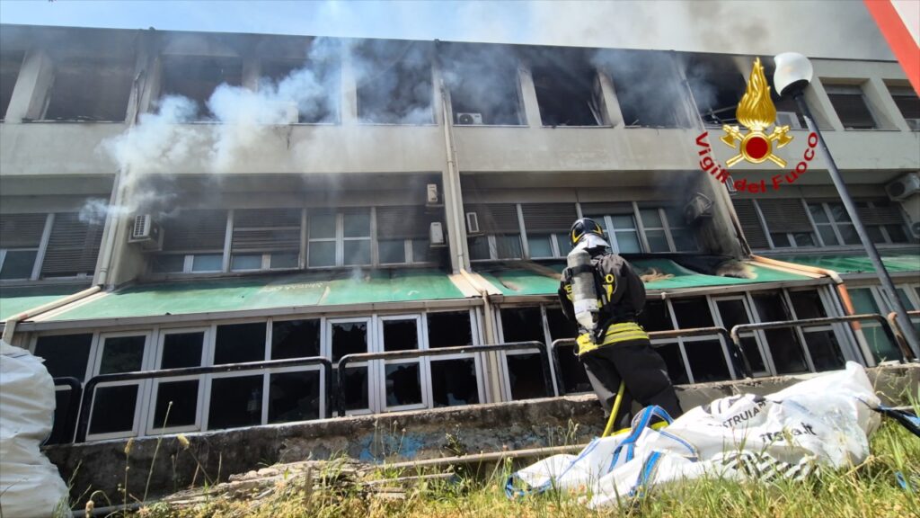 Incendio alla facoltà di Agraria nel 2025, chiuse le indagini, sette gli indagati