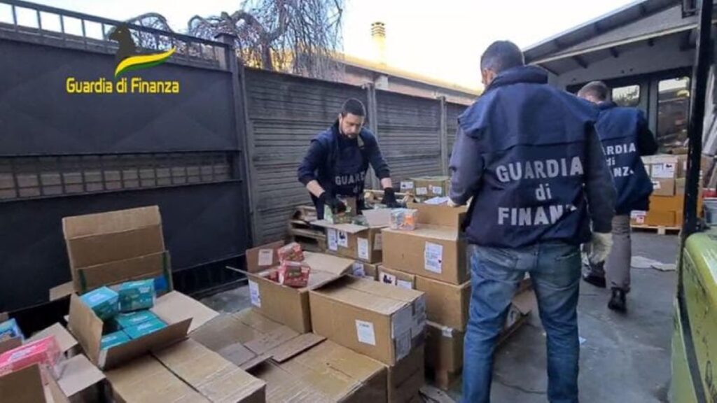 Fabbrica clandestina di sigarette a Civita Castellana, sequestrate 10 tonnellate di tabacco da 2,5 milioni di euro
